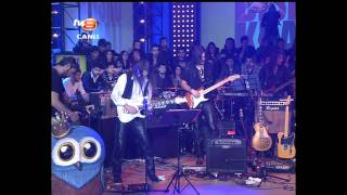 Gür Akad - While My Guitar Gently Weeps