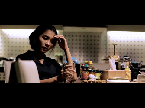 Muveno - In Front Of Us (Official Video)