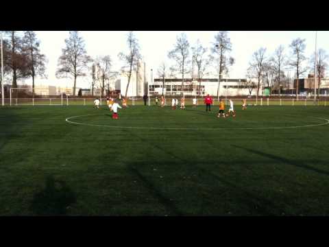 DVO F1 - Amstenrade F1 (9-1) oefenwedstrijd 17-12-2011