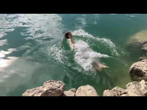 Bill collector bouldering in Albarracin 2024