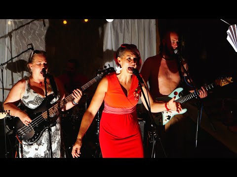 Srdcovice - Kapela Srdcovice - SVĚTLO (Vnášíš světlo do mého temného života)