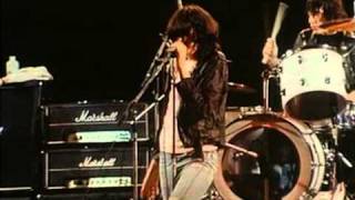 The Ramones - Blitzkrieg Bop and Teenage Lobotomy (live)