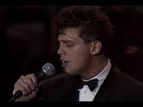 Contigo A La Distancia En Vivo - Luis Miguel