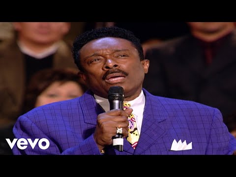 Bill & Gloria Gaither - The Night Before Easter [Live] ft. Jessy Dixon