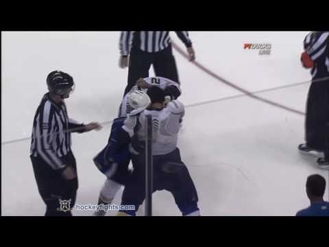 Kyle Chipchura vs Ryan Reaves Oct 11, 2010 - Anaheim feed