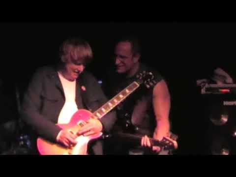 Tell Mama (Raymond, Simmonds) & Kims 1st Guitar - Savoy Brown LIVE!! - musicUcansee.com