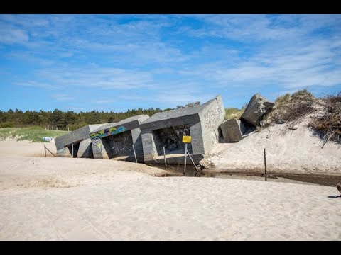 Bobolin. Bunkry na plaży.