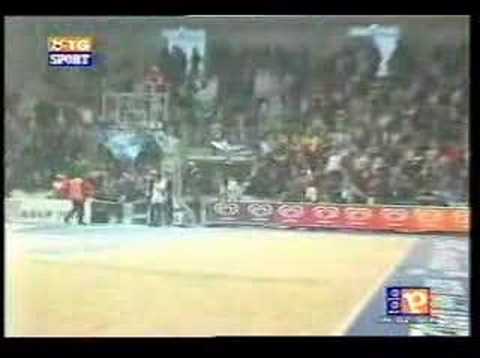 curva nord roseto basket estintore