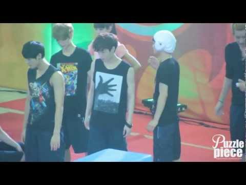 [FanCam]120625 EXO-M [LAY] Play Around at Do Your Best Recording
