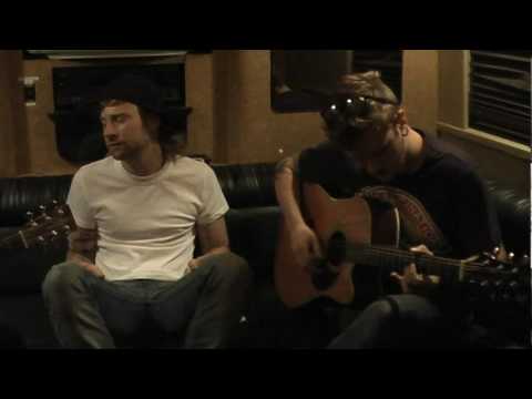 Emarosa - Heads Or Tails Real Or Not [Absolutepunk Backstage Sessions]