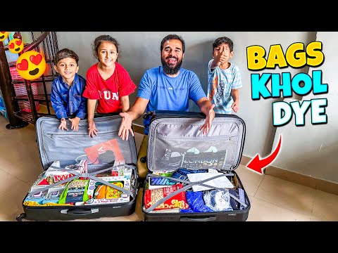 Bachon ne bags khulwa dye 🛍️🧸 chocolates aur toys mil gae sab ko 😍