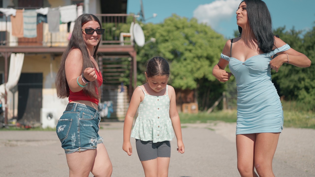 Natalka a Majka - Tanecne cover video od Gipsy Phrala a MT band
