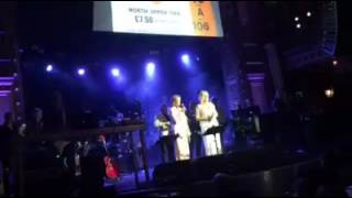 Agnetha and Frida sings for Benny and Bjőrn