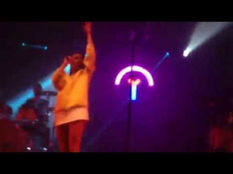 Yelle - Complètement Fou (Razzmatazz)