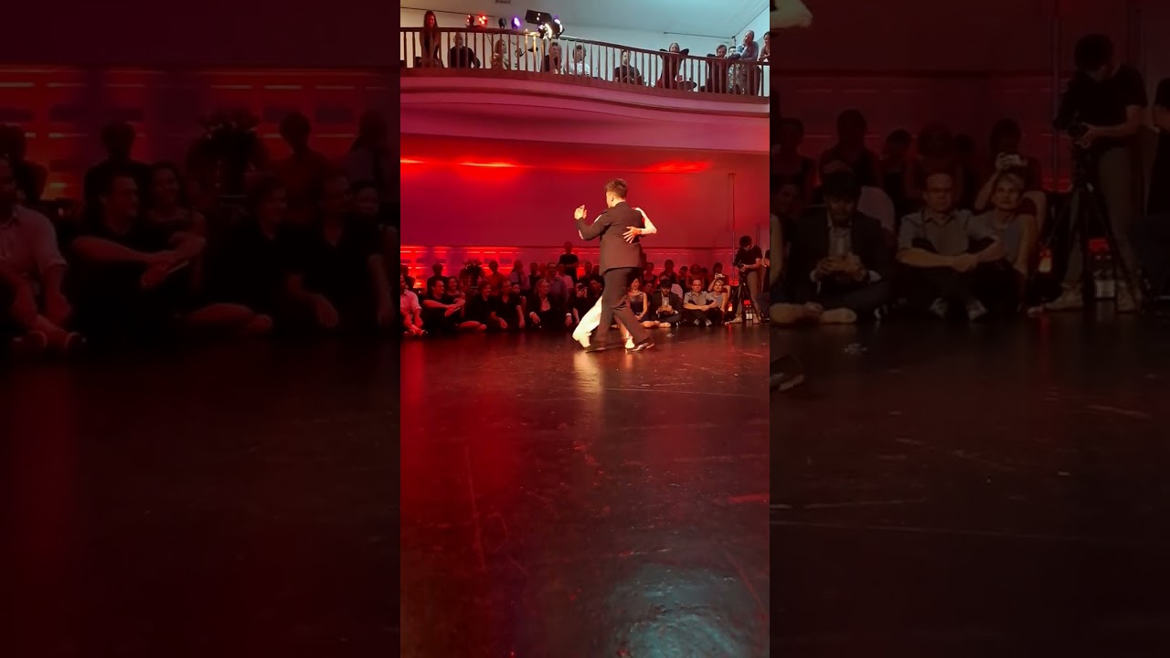 Video thumbnail for Yana Khalilova & Juampy Ramirez - Milonga que peina canas (3/4)