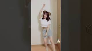 胸が見えそう?【tiktok】