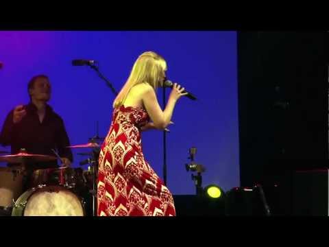 Carolin No - Fading Sun