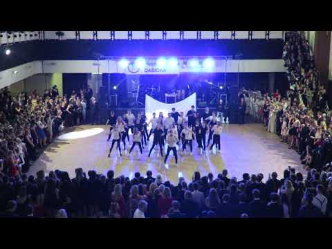 Předtančení  4. F a 4. H - Maturitní ples Gymnázia Dašická 2019