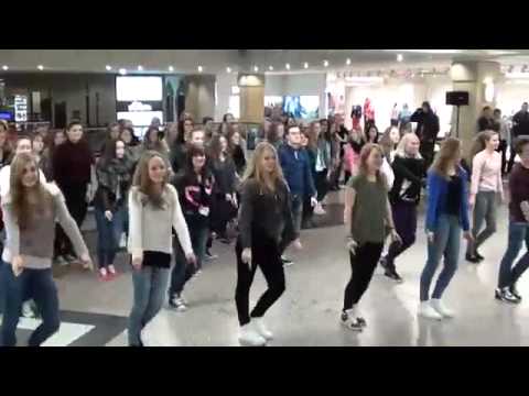 dance it!   Flashmob Heiratsantrag zu Marry you 1 cut