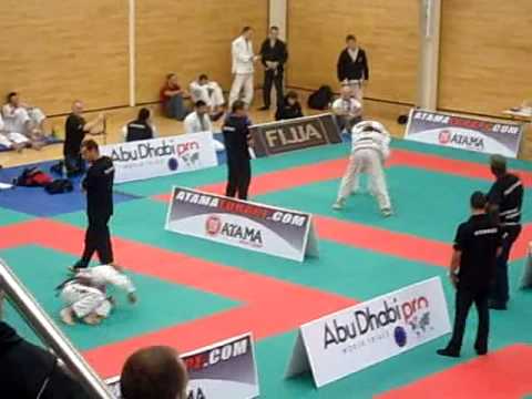 Abu Dhabi Pro 2010 European Trials - Ivam Maciel vrs Robbie "The Flame" Olivier
