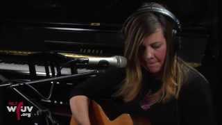 Luscious Jackson - &quot;Naked Eye&quot; (Live at WFUV)