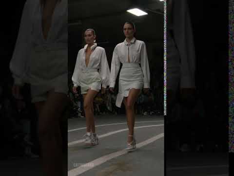 Bella Hadid & Kendall Jenner walk for Off-White