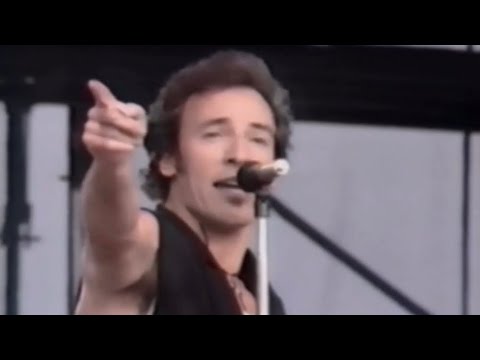 War - Bruce Springsteen (live at Radrennbahn Weissensee, East Berlin 1988)