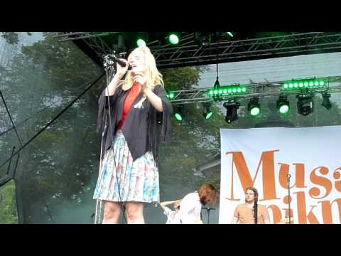 Tilhet, pajut ja muut - Talven pimeydessä