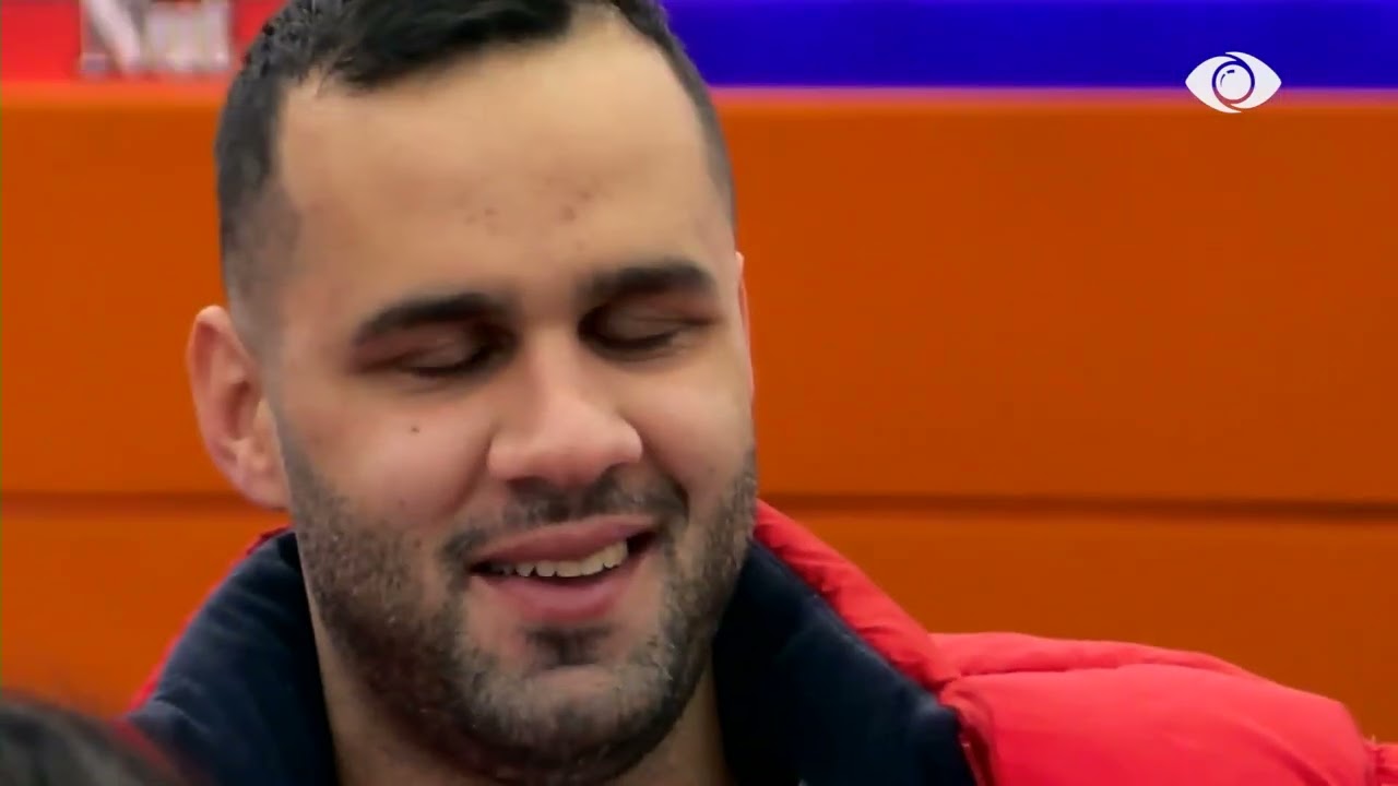 “Ke fituar një shok”/ Luizi bisedon me Stenaldon: Ke fituar dhe një shoqe të vogël…