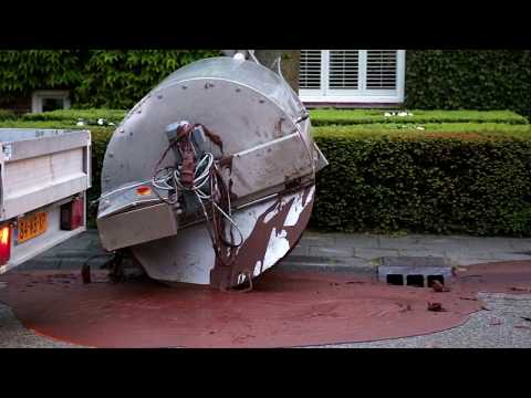 400 kilo chocolade op straat in Hoeven