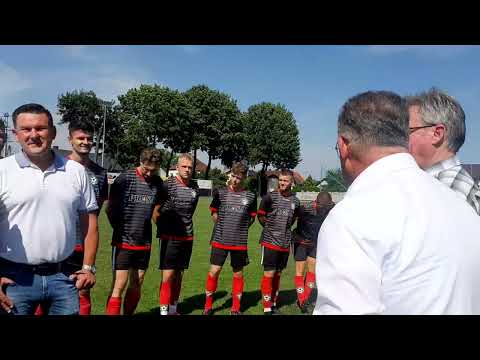 Władze Krzyżanowic gratulują awansu LKS Tworków. Inauguracja IV ligi w Tworkowie