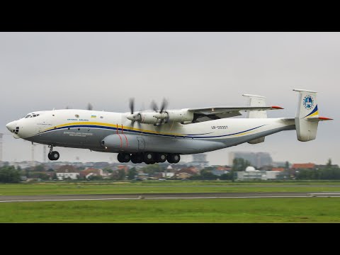 Amazing Antonov AN-22 Takeoff & Steep Climb