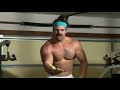 Wife doesn’t know how to zoom and 505 lb decline bench press