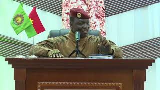 🔴 Le capitane Ibrahim Traoré, président du #BurkinaFaso, met les points sur les i : ''Il n'y a pas