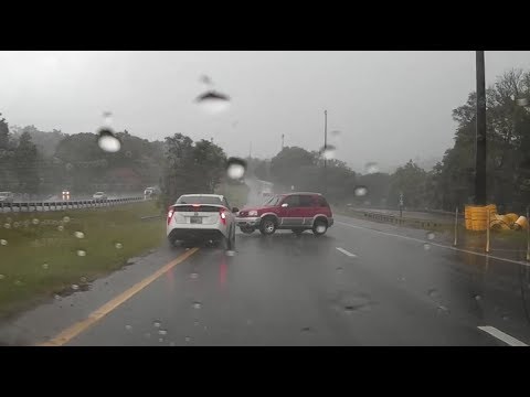 CLOSE CALL! Hydroplaning Caught on Dashcam - 2017