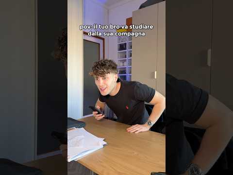 POV: va a studiare da una COMPAGNA E…