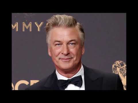 Alec Baldwin’s Trump Plays Shutdown ‘Deal or No Deal’ in SNL Cold Open