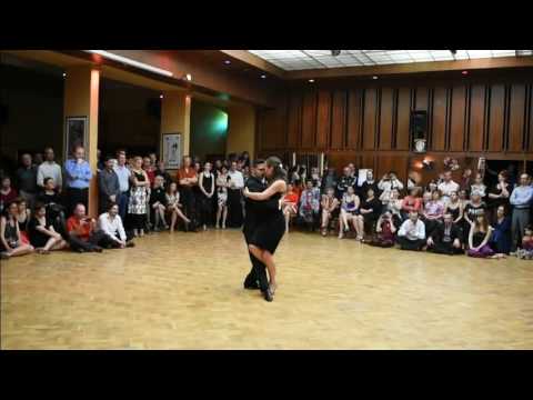  Andrea Serban  and  Sebastian Arce  are  dancing  to  the  tango  "  Buscandote  "  by  Sexteto Milonguero  in  2016