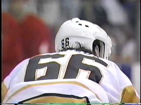 Announcers talk about Mario Lemieux scoring 45 points in 10 games