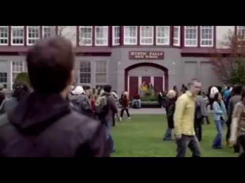 TVD 1x01 - Stefan Compels Teacher | Bonnie & Elena It's a Hot Back!