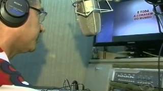 Luis Feier Motta monta estúdio em casa para dublar