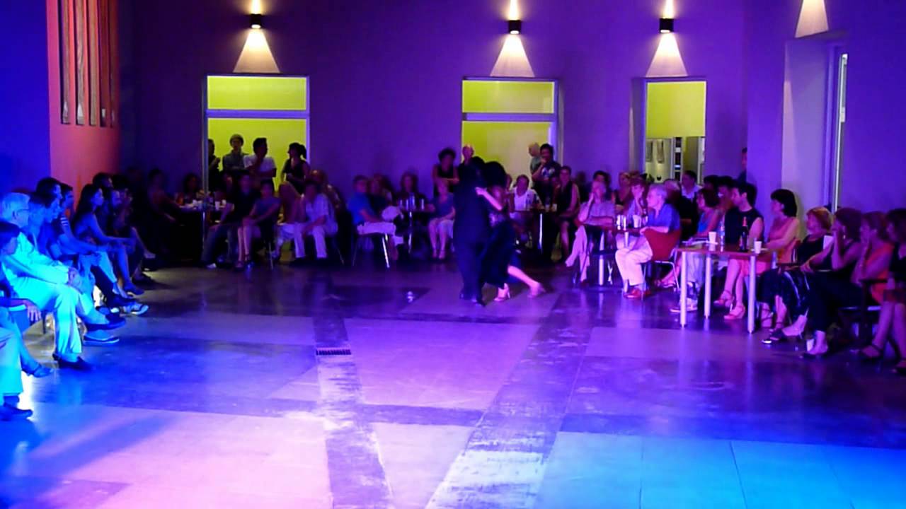2 La Milonga del Patio presenta a Laly Victoria y Leandro Haeder  "Riendo"