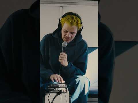 Music In Transit - George Clanton/ESPRIT 空想 (Short) #georgeclanton #100%electronica #vaporwave #lofi