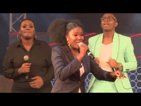 Psalmist Sefako - Uyingcwele  ft Siyakha Kitha