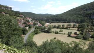 preview picture of video 'Les campagnes dans la vallée du Célé à Saint-Sulpice (bourg) dans le Lot'