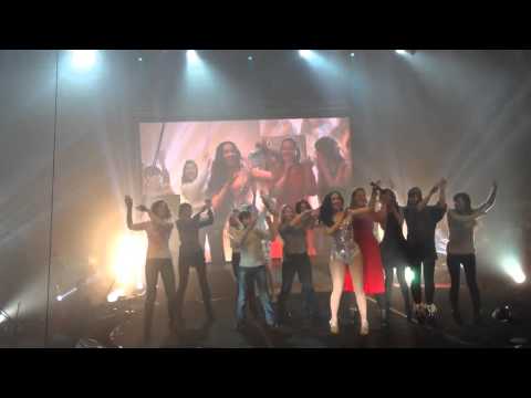 Natalia Oreiro .Nasha Natasha Tour . Con fans - Cumbia 24.11.2014 ( NOVOSIBIRSK- Rusia)