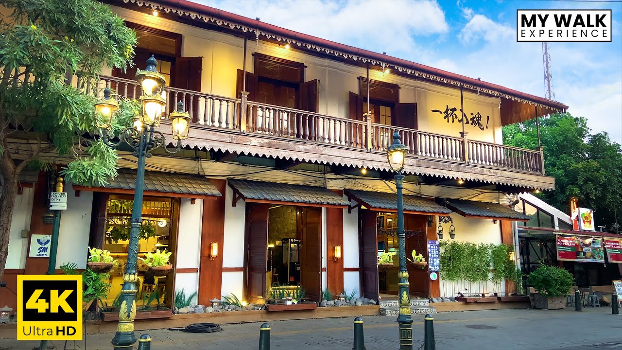 Immersive street-level walking tour through Semarang, Indonesia, showcasing authentic urban landscapes, local architecture, and the vibrant atmosphere of the city's neighborhoods