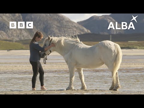 🐴 Meggie & Freya 🐴 | Miann na Maighdinn-Mara | BBC ALBA