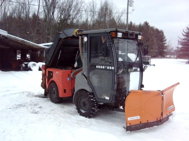 2010 Hako articulating sidewalk snow plow in Other in Trenton