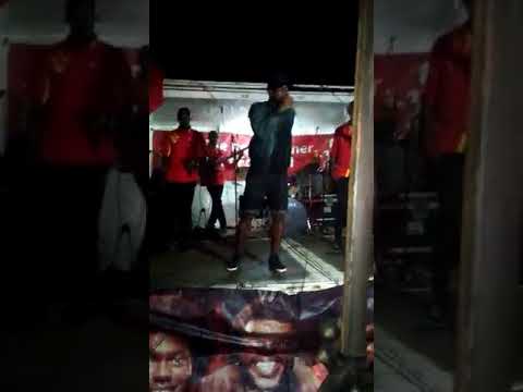 DONKEST, l'invité des BRASSERIES DU CAMEROUN, rend un brilliant homage au doyen AXEL MOUNA _juventus